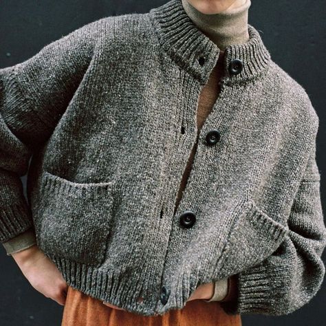 Knitwear Details, Knitting Hacks, Knitwear Fashion, November 3, Clothes Crafts, Cardigan Fashion, Knit Fashion, Knitting Inspiration, Cozy Sweaters