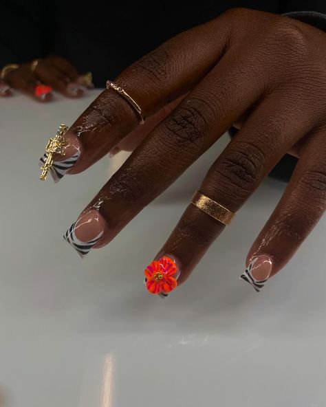 Short freestyle duckies 🌺🦓 . . . . . #duckies #flower #freestylenails Freestyle Short Nails, Short Flower Nails, Short Freestyle Nails, Shorties Nails, Nail Appointment, Studded Nails, Short Nail Designs, Pink Ombre, Flower Nails