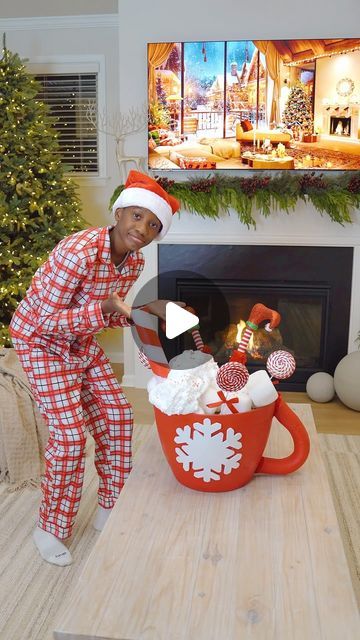 Nadine Ness on Instagram: "KENZO is BACKKKK!! With this VIRAL DIY Christmas Giant Hot Cocoa Mug.

Fun and Easy DIY for Christmas Decor.

📌Comment “GIANT MUG” to receive all supplies use to create this masterpiece.

⬇ https://liketk.it/4Xuc8 

#easycrafts #Christmas2024 #diychristmasdecor #diychristmascrafts #DIY #diychristmas #diychristmasdecor #Gianthotcocoa #giantdecor #christmasdiy #christmasdecor" Diy Large Hot Cocoa Cup, Giant Hot Chocolate Cup Decoration, Christmas Pics At Home, Christmas Props Diy, Giant Hot Cocoa Mug Diy, Diy For Christmas, White House Christmas Decorations, Diy Christmas Mugs, Christmas Peace