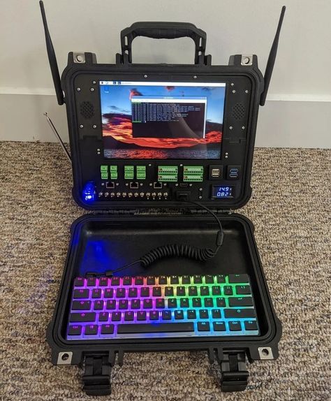 Computer Projects, Pelican Case, Recording Studio Design, Diy Tech, Hobby Electronics, Custom Computer, Raspberry Pi Projects, 3d Printing Diy, Retro Gadgets