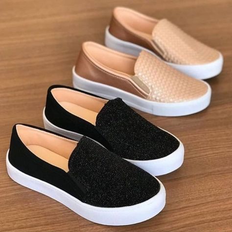 Ladies Purses Handbags, Stylish Flat Shoes, Casual Shoes Women Sneakers, Classy Purses, Pretty Sandals, Fashion Shoes Heels, Cute Shoes Heels, Shoes Heels Classy, Shoes Outfit Fashion