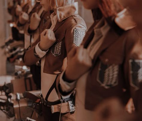 Aot Shifting, Aot Asthetic Picture, Aot Real Life Aesthetic, Aot Astethic, Aot Real Life, Shingeki No Kyojin Cosplay, Aot Titan Shifters, Aot Cosplay, Attack On Titan Aesthetic