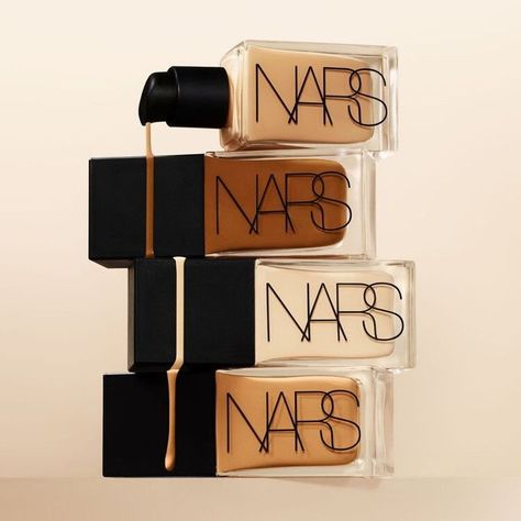 Foundation Nars, Skincare Foundation, Nars Foundation, Lipstick Palette, Skincare Inspiration, Winter Makeup, How To Apply Foundation, Bare Minerals, It Cosmetics