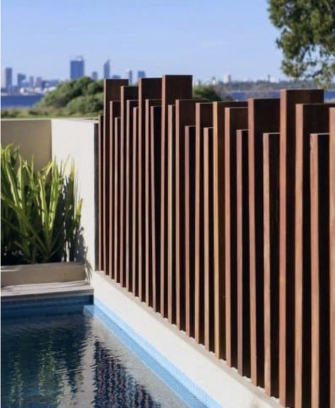 Wrought Iron Pool Fence, Garage Pergola, Rustic Pergola, Modern Fence Design, Privacy Fence Designs, Diy Patio Decor, Projects Design, Backyard Privacy, Privacy Screen Outdoor