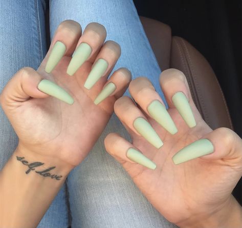 Green Manicure, Nails Gray, Long Nail Art, Green Acrylic Nails, Nails Yellow, White Acrylic Nails, Simple Nail Art Designs, Nail Cuticle, Fake Nail