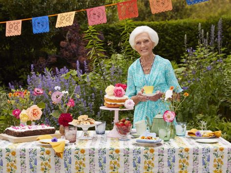 Mary Berry, Queen of Cakes, hosting The Great British Garden Party - Country Life British Garden Party, Easter Luncheon, Tea And Cake, Tom Parker, British Garden, Mary Berry, Fundraising Events, Great British, Coffee House