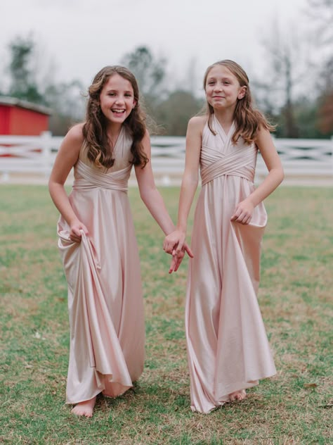 Junior Bridesmaid Dresses Blush, Junior Bridesmaid Dresses Pink, Young Bridesmaid Dresses Simple, Champagne Jr Bridesmaid Dresses, Champagne Junior Bridesmaid Dress, Flower Girl Dresses Older Kids, Junior Bridesmaid Ideas, Child Bridesmaid Dresses, Older Flower Girl Dresses