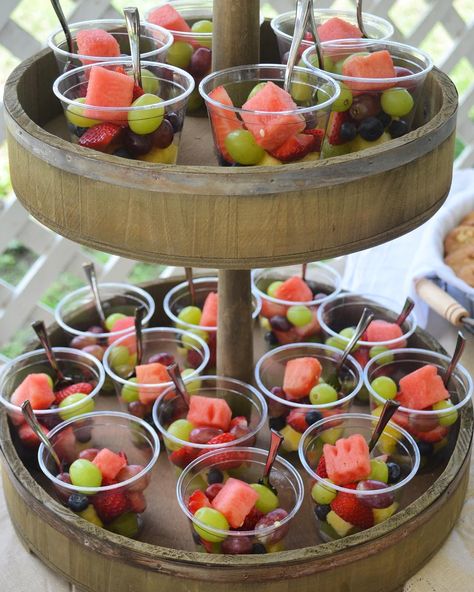 3-Tier Tray Fruit Display for Parties! Wedding Shower Fruit Tray Ideas, Wedding Shower Snacks, Fruit Display Tables, Fruit Tray Ideas, Pizza Fruit, Pizza Sugar Cookie, Platter Display, Veggie Cups, Fruit Trays