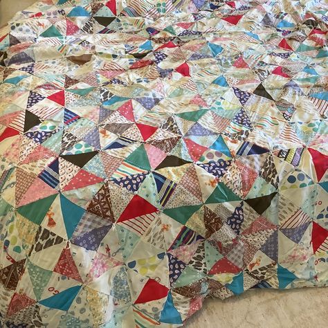 Quick Quilt, Antique Quilt, Antique Quilts, Kantha Quilt, Handmade Quilts, Quilt Blanket, Scrappy Quilts, Quilt Bedding, Vintage Quilts