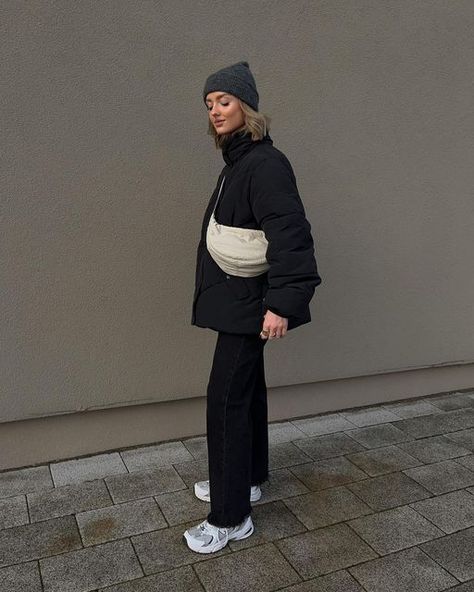 Fashion Outfits2023, New Balance Outfit Winter, Winter Comfy Outfits, New Balance 530 Outfit, Comfy Winter Outfits, Bag Uniqlo, Uniqlo Women Outfit, Uniqlo Outfit, Winter Vacation Outfits