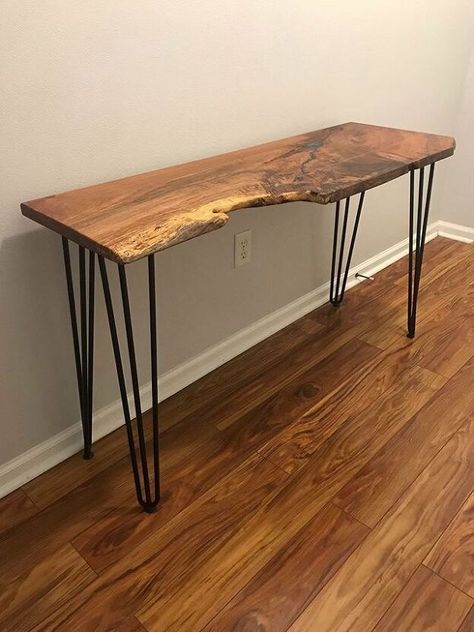 Live Edge Entry Table, Farmhouse Entry Table, Metal Dog Kennel, End Table Makeover, Diy Sofa, Furniture Trends, Apartment Decorating, Live Edge Table, Antique Table