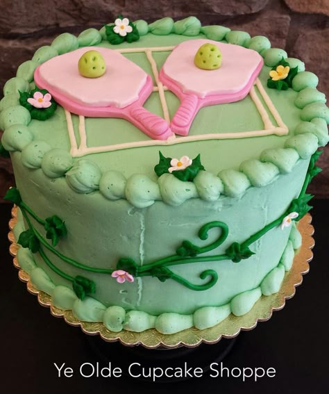 Pickle Ball Cake Pickle Ball Party Decorations, Pickleball Themed Cakes, Pickle Ball Birthday Party, Pickleball Themed Birthday Party, Pickle Ball Cake Ideas, Pickleball Birthday Cake, Pickle Ball Cookies, Pickleball Party Decorations, Pickleball Cupcakes