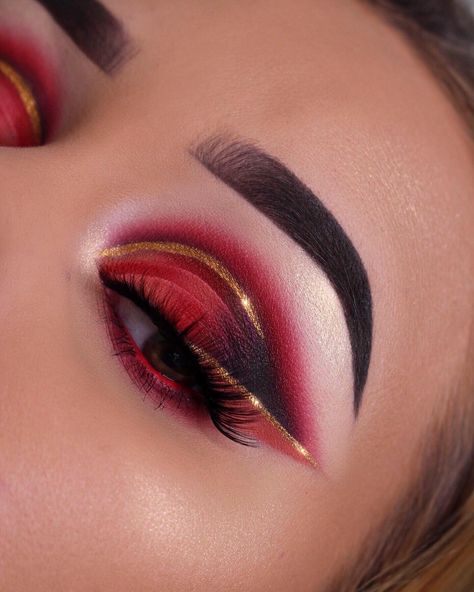 Makeup Looks James Charles Palette, Makeup Looks James Charles, James Charles Palette, Red Eye Makeup, Cut Crease Makeup, Red Makeup, Eye Makeup Designs, Gold Makeup, Makeup Eye Looks