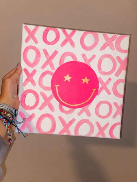 Cute smiley preppy painting☻︎ Preppy Room Painting Ideas, Cute Preppy Things To Paint, Preppy Painting Inspo Easy, Preppy Simple Paintings, Canvas Painting Ideas Smiley Face, Cute Preppy Paintings Easy, Preppy Painting For Room, Preppy Cute Drawings, Painting Ideas On Canvas Preppy Easy