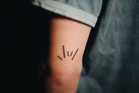 I Love You Sign Language Tattoo Simple, I Love You Tattoo Ideas, Language Tattoo Ideas, Asl I Love You Tattoo, Sign Language Tattoo Ideas, I Love You Sign Language Tattoo, Deaf Tattoo, Asl Tattoo, Tattoo Ideas Mom