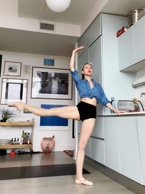 Ballet Studio Aesthetic, Ballet Dancer Aesthetic, Home Ballet Studio, Ballet At Home, Isabella Boylston, Living Room Inspiration Cozy, Ballet Inspired Fashion, Home Studios, Ballet Aesthetic