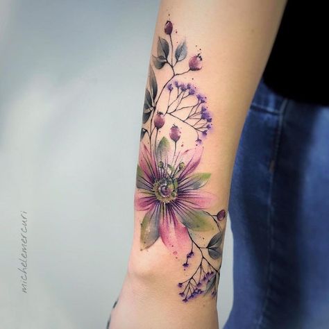 Colorful Flower Tattoo, Delicate Flower Tattoo, Colour Tattoo For Women, Flower Wrist Tattoos, Watercolor Tattoo Flower, Vine Tattoos, Floral Tattoo Sleeve, Geniale Tattoos, Botanical Tattoo