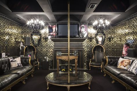 Paris Hilton’s home nightclub in Beverly Hills. She converted a child’s playroom into what she calls “the ultimate adult playroom.” Paris Hilton House, Speakeasy Decor Bar, Groovy Room, Speakeasy Decor, Home Night, Night Clubs, Red Rooms, Club Room, Celebrity Houses