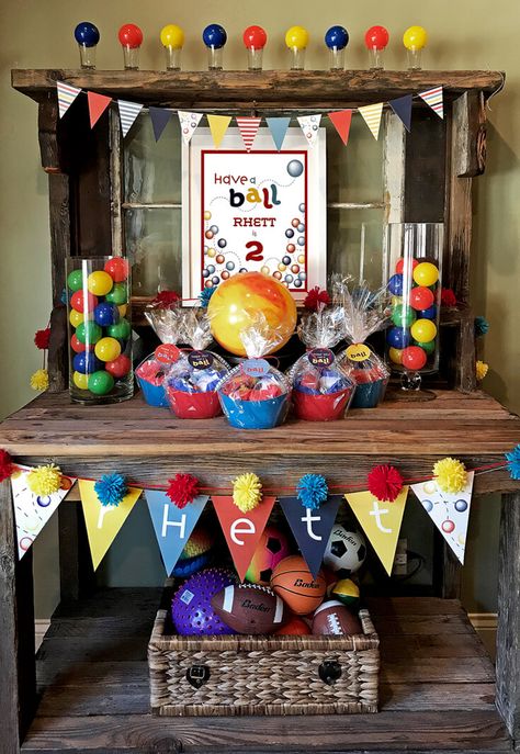 Sports Themed Party Favors, Rory Birthday, Ball Theme Birthday, Toddler Birthday Themes, Diy Birthday Party Favors, Birthday Festivities, Ball Birthday Party, Party Favors Diy, Ball Birthday Parties