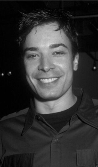 Jimmy Fallon Jimmy Fallon 90s, Young Jimmy Fallon, 90s Men, Jimmy Fallon, Man Humor, Good Looking Men, Pretty Men, Comedians, Celebrity Crush