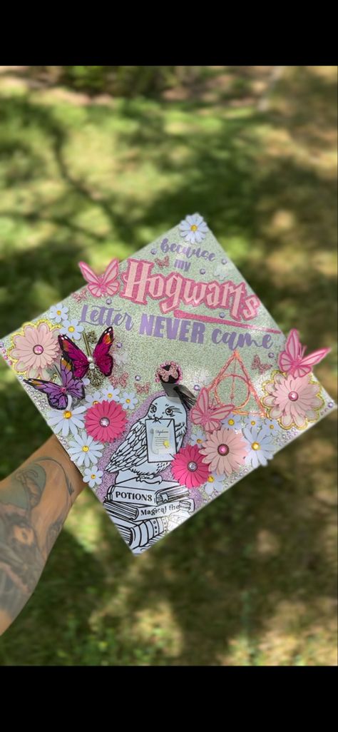 Grad Cap Ideas Bookworm, Magic School Bus Graduation Cap, Cute College Graduation Caps, Bridgerton Graduation Cap, Librarian Graduation Cap, Harry Potter Cap Decoration Graduation, Throne Of Glass Graduation Cap, Communications Graduation Cap, Harry Potter Graduation Cap Designs