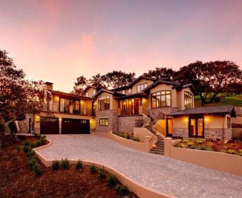 Beautiful house Hillside Mansion, Rich Houses, Dream Mansion, Large House, Mansion Interior, Cute House, Luxury Homes Dream Houses, Luxury House Designs, Dream House Interior