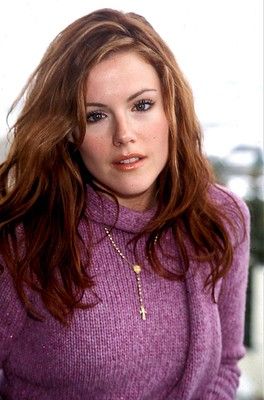 Kathleen Robertson 90s, Kathleen Robertson, All Actress, Beverly Hills 90210, Womens Sweater, Iconic Photos, Girl Crushes, Sweater Fashion, Beverly Hills