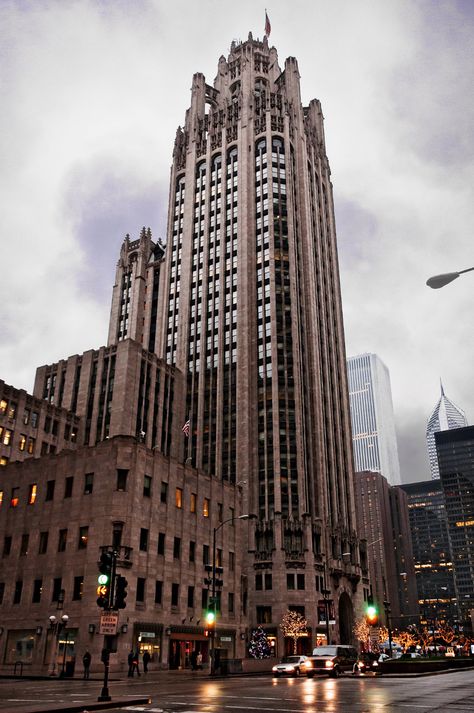 1920s America, Tribune Tower, Michigan Avenue Chicago, Chicago Buildings, Chicago Pictures, Milwaukee City, Neo Gothic, New York Architecture, Chi Town