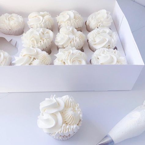 Keeping it neutral with these classic white cupcakes ans variety of swirls White Frosted Cupcakes, Cupcakes White, Frosted Cupcakes, Ribbon Decoration, White Cupcakes, Ribbon Decorations, White Icing, Cupcake Frosting, White Ribbon