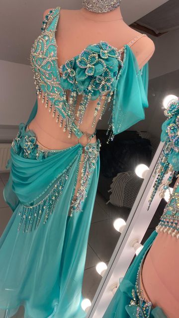 Bellydancer Costume, Bellydancing Outfits, Belly Dress, Photography Hairstyles, Belly Dancer Outfits, Kawaii Outfit Ideas, Belly Dancer Costumes, Surprise Dance, Dancer Dress