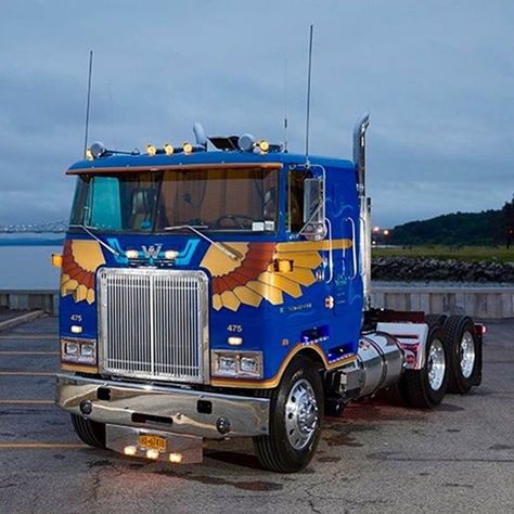 Western Star Cabover!  #westernstarcabover #westernstar #cabover #caboverporn #caboverlife #coetrucks #bigrig  #workingclass #tiltedcabcrew #cabovers #cdljobs #cdlhunter #truckstop #dieselporn @cdlhunter @westernstartruck White Western Star, Trailer Deck, Cabover Trucks, Western Star Trucks, Model Truck Kits, Truck Transport, White Truck, Western Star, Mustang Ii