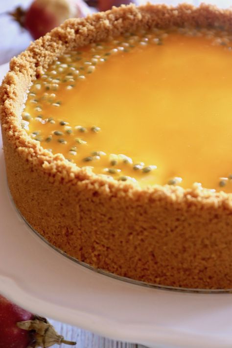 Best Cheesecake Crust, Passion Fruit Cheesecake No Bake, Lilikoi Cheesecake Recipes, Passion Fruit Cheesecake Recipe, Passion Fruit Dessert Ideas, Granadilla Cheesecake, Passionfruit Dessert, Passion Fruit Tart, Guava Desserts