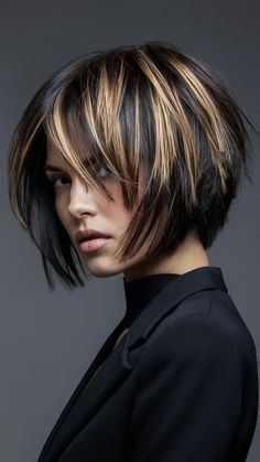 #BEAUTY ,#REALATIONSHIPS #Fashion #Outfits #Summer Outfits #Animals Alternative Highlights, Edgy Bob Hairstyles, 50 Year Old Woman, Short Hair Inspiration, Hair Refresh, Choppy Bob Hairstyles For Fine Hair, Trendy Short Hairstyles, Hair Styles Ideas, Layered Haircuts For Medium Hair