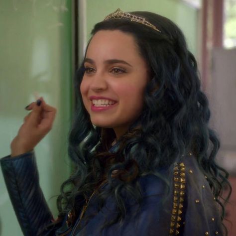 Descendants Icons, Crazy Genius, Evie Descendants, Thirteen Movie, Sophia Carson, Descendants Characters, Natasha Bedingfield, Disney Channel Descendants, Elle Woods