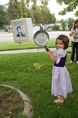 Rapunzel party: Flynn Rider Pinata that the kids hit with a frying pan instead of a bat...haha! Bolo Rapunzel, Tangled Birthday Party, Rapunzel Birthday Party, Rapunzel Birthday, Tangled Birthday, Rapunzel Party, Tangled Party, Disney Princess Party, Disney Party