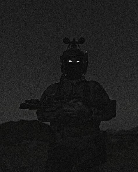 Cold Pfp For Men, Dark Soldier Aesthetic, Pfp Soldier, Dark Military Aesthetic, Grey Pfp Aesthetic, Tactical Pfp, Mercenary Aesthetic, Special Forces Aesthetic, Army Pfp