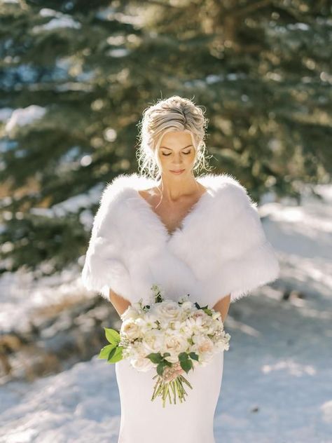 Wedding Dress Shawl Winter, Winter Wedding Dress Shawl, Winter Wedding Dress With Shawl, White Fur Shawl Wedding Winter Bride, Simple Winter Wedding Dress Christmas, Fur Coat Over Wedding Dress, Winter Wedding Accessories Brides, Winter Wedding Dress Fur Shawl, Cold Wedding Dress