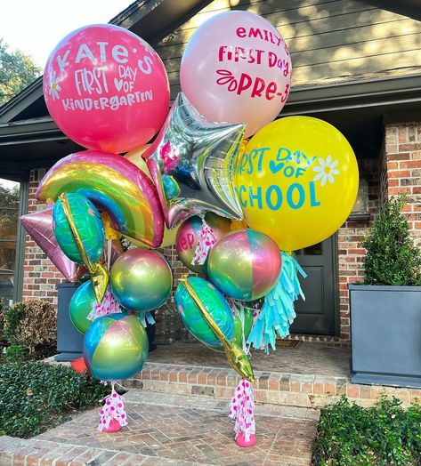 Back To School Balloons, School Balloons, Stuffed Balloons, Balloons Galore, Graduation Balloons, Back To School Party, Balloon Ideas, Custom Balloons, 1st Day Of School