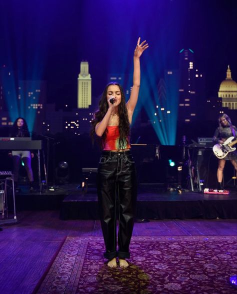 10/1/21 • olivia rodrigo performing austin city limits Olivia Rodrigo Performing, I Am A Singer, Austin City Limits, City Limits, Olivia Rodrigo, Teenage Fashion Outfits, Concert Outfit, Party Outfit, Austin