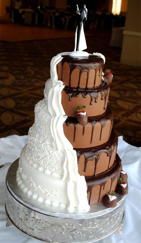 Half white, half chocolate wedding cake. Perfect! Crazy Wedding Cakes, Torte Creative, Brides Cake, Rustic Wedding Decorations, Torte Cupcake, Amazing Wedding Cakes, Cupcake Cake, Grooms Cake, Recycled Crafts