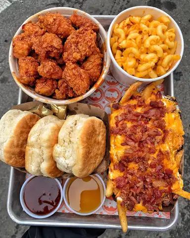 Chicken And Macaroni, Different Types Of Food, Junk Food Snacks, Food Goals, Food Obsession, Types Of Food, Interesting Food Recipes, Pretty Food, Food Cravings