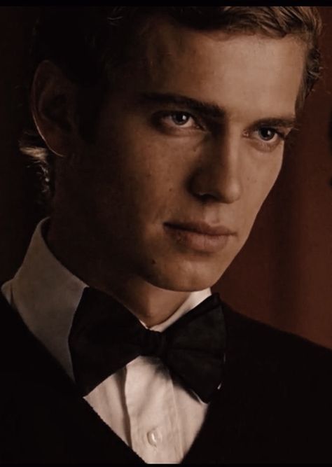 Hayden Christensen In A Suit, Hayden Christensen Aaron Warner, Aaron Warner Book, Anakin Vader, Star Wars Anakin, Aaron Warner, Shatter Me Series, Shatter Me, Hayden Christensen