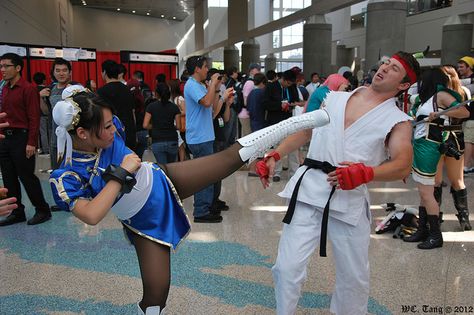 Chun-Li and Ryu of Street Fighter Chun Li And Ryu Costume, Ryu Costume, Street Fighter Costumes, Chun Li Costume, Dorm Crafts, Chun Li Cosplay, Street Fighter Cosplay, Avatar Cosplay, Street Fighters