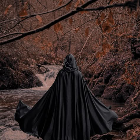 Skin Poster, Crazy Lady, Black Cloak, Medieval Aesthetic, Royalty Aesthetic, 사진 촬영 포즈, Princess Aesthetic, Dessin Adorable, Fantasy Aesthetic