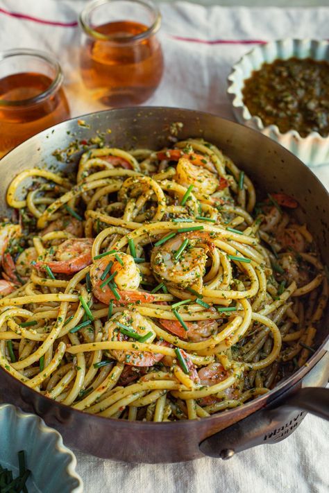 Christmas Seafood, Bucatini Recipes, Eat Time, Shrimp Meals, Recipe Inspirations, Pasta Noodle Recipes, Bucatini Pasta, Pesto Shrimp, Chicken Pasta Dishes