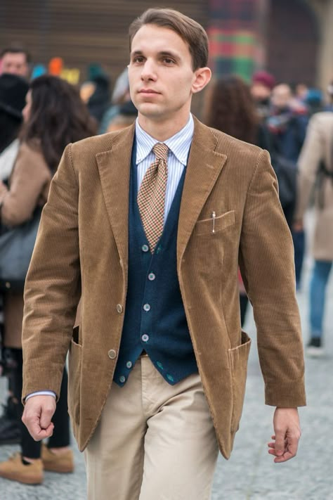 Sport Blazer, Classic Life, Colourful Clothing, Corduroy Sport Coat, Tweed Run, Dapper Outfit, Mens Dress Outfits, Brown Corduroy Jacket, Outfit Blazer