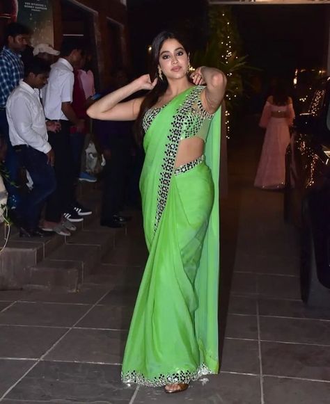 Janhvi kapoor in a green manish malhotra saree for diwali21 Jhanvi Kapoor Saree, Janhvi Kapoor Saree, Manish Malhotra Saree, Saree Green, Jhanvi Kapoor, Anil Kapoor, Janhvi Kapoor, Manish Malhotra, Green Saree