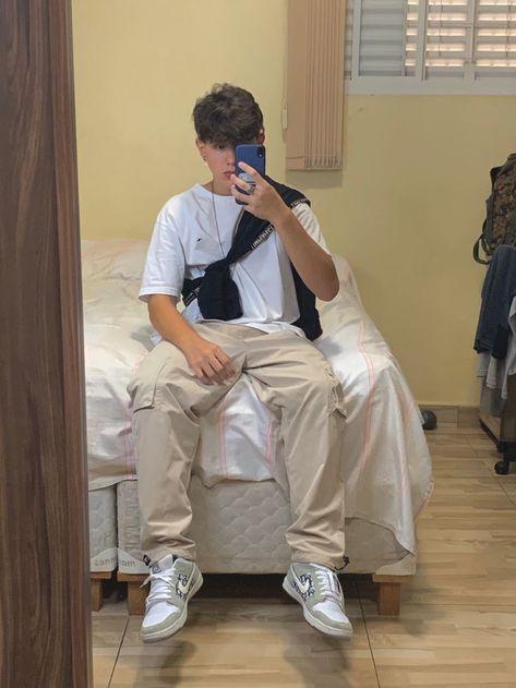 Streetwear Outfit Men, Cargo Outfit, Street Fits, Boy Fits, Casual Outfits For Teens, Boys Fits, Men Stylish Dress, Cool Outfits For Men, Aesthetic Guys