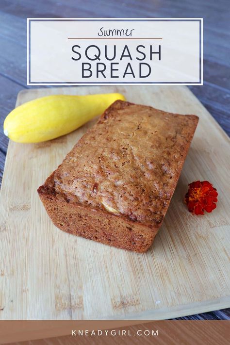 Make tasty use of your summer squash with this delicious and easy quick bread recipe. Yellow Zucchini Bread Recipes, Summer Squash Baking Recipes, Yellow Summer Squash Bread, Baking With Yellow Squash, Recipes Using Summer Squash, Squash Bread Recipe Yellow, Recipes For Yellow Summer Squash, Summer Squash Bread Recipes, Squash Recipes Dessert