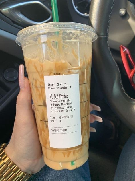 Sweet Iced Coffee Recipe, Starbucks Drink Menu, Diy Starbucks, Starbucks Secret Menu Recipes, Cold Starbucks Drinks, Starbucks Drinks Diy, Secret Starbucks Recipes, Iced Coffee Recipe, Iced Starbucks Drinks